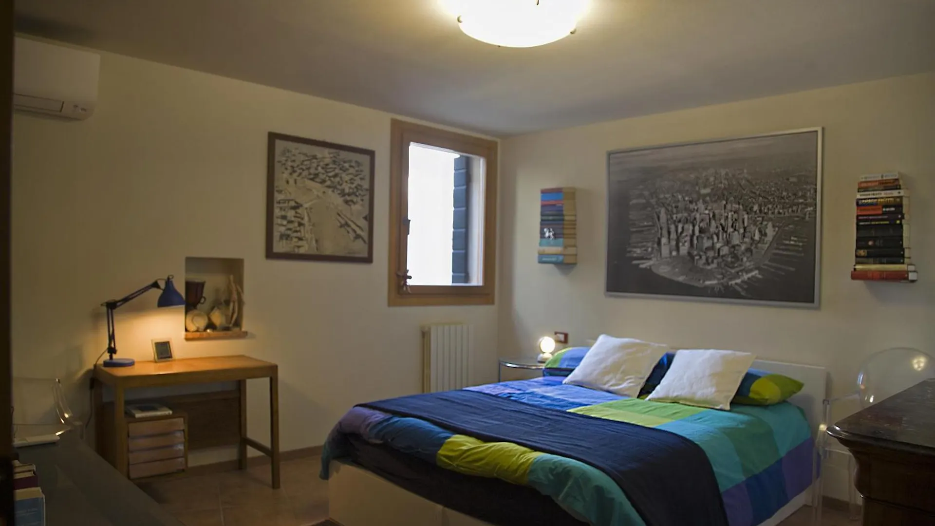 Real Venetian Apartment, 300 M From Rialto Bridge, 100 Sqm Italy
