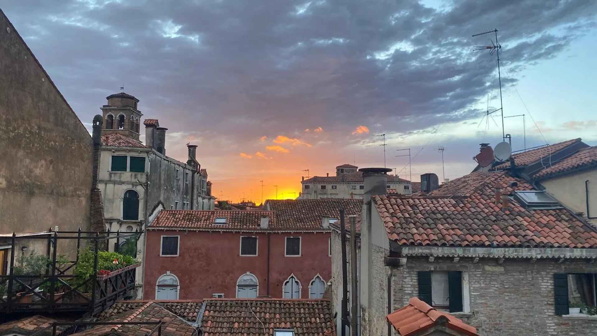 Apartment Real Venetian Apartment, 300 M From Rialto Bridge, 100 Sqm