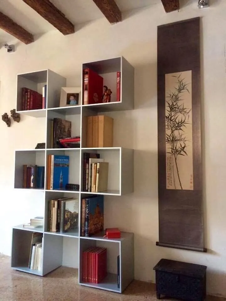 Real Venetian Apartment, 300 M From Rialto Bridge, 100 Sqm 0*, Venice Italy
